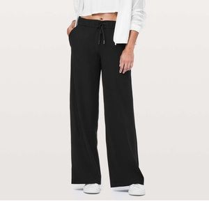 Lululemon On the Fly Pants Wide Leg mid rise